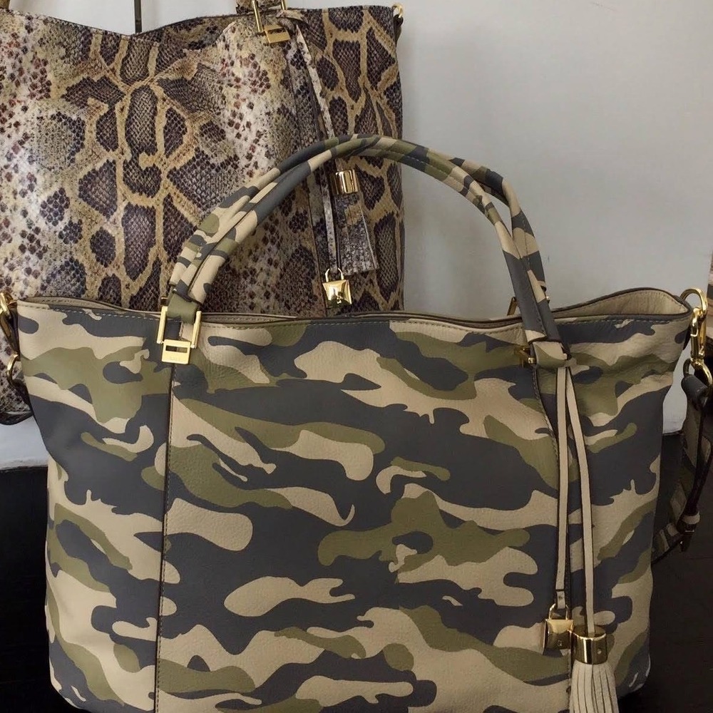 G.I.L.I. (Got It. Love It.) Roma 4 Leather Tote Bag Camouflage Pebbled Green Tan